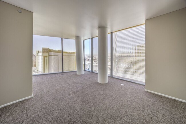 Building Photo - 3726 S Las Vegas Blvd