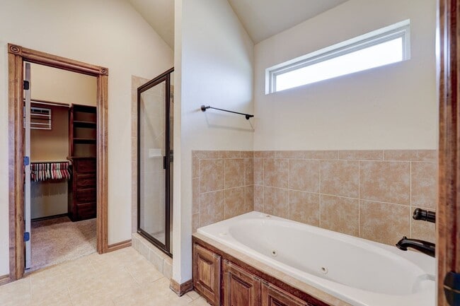 Building Photo - 15166 Fox Hollow Rd