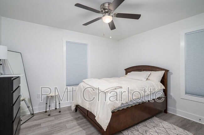 Building Photo - 2128 Chatfield Rd