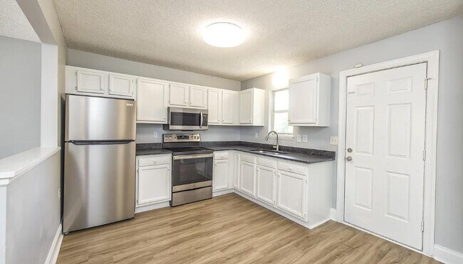 Building Photo - 609 Nixon St