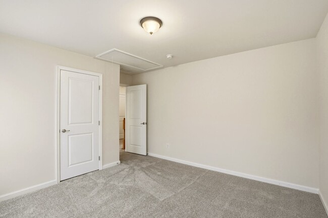 Building Photo - Move-In Ready Gem Near UNCC with Fresh Updates