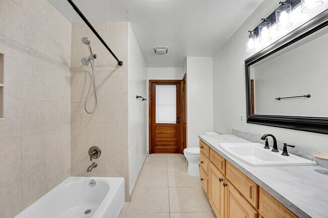 Building Photo - 17717 Bridle Ln