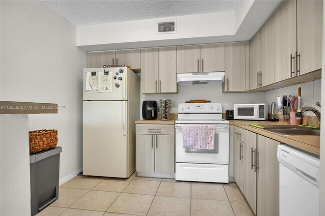 Building Photo - 3650 N 56th Ave