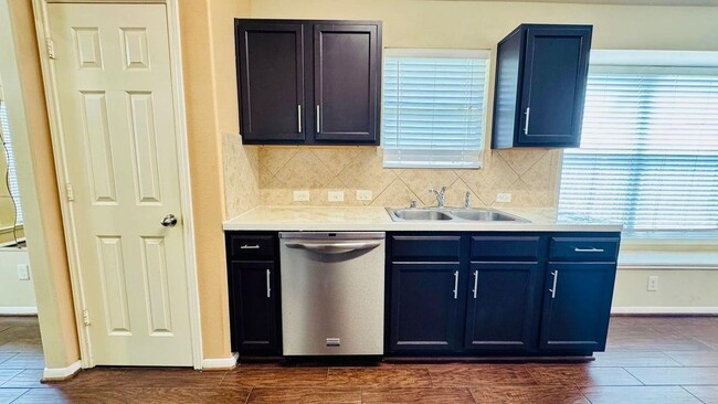 Building Photo - 3838 St Simon Manor Dr