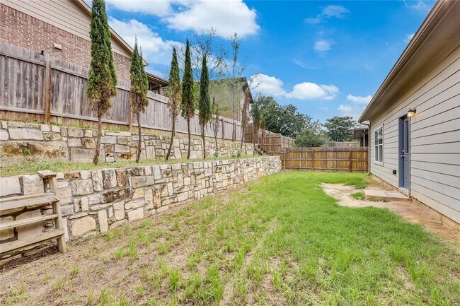 Building Photo - 3205 Ortman Dr