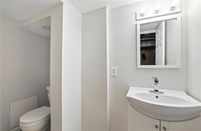 Building Photo - 188 Cleveland Ave S