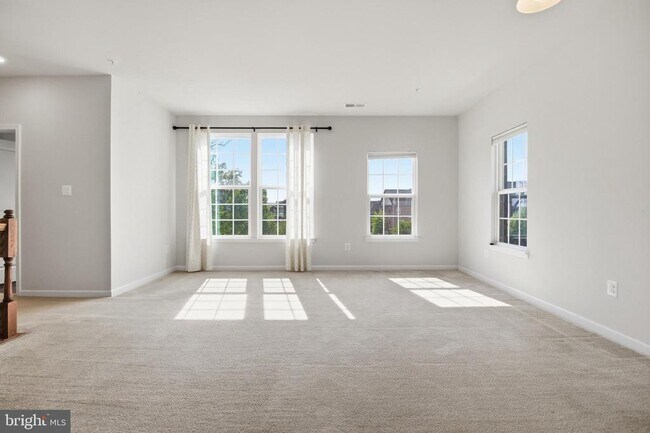 Building Photo - 13735 Air and Space Museum Pkwy