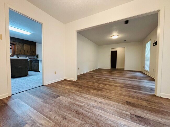 Building Photo - 816 Teresa Dr