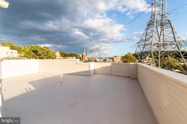 Building Photo - 124 Levering St