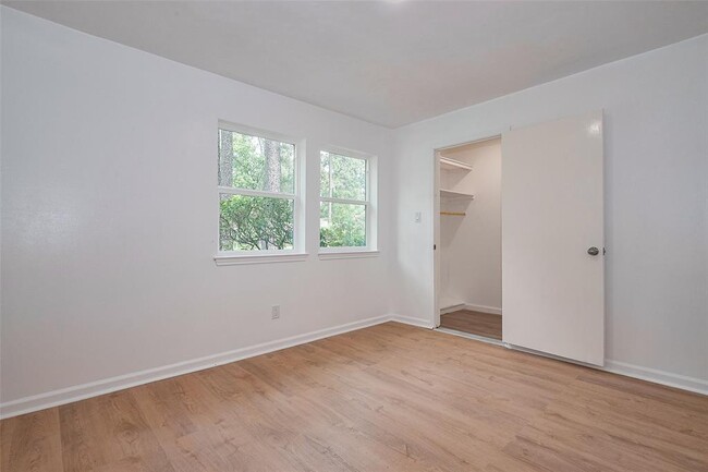 Building Photo - 25303 Lynbriar Ln