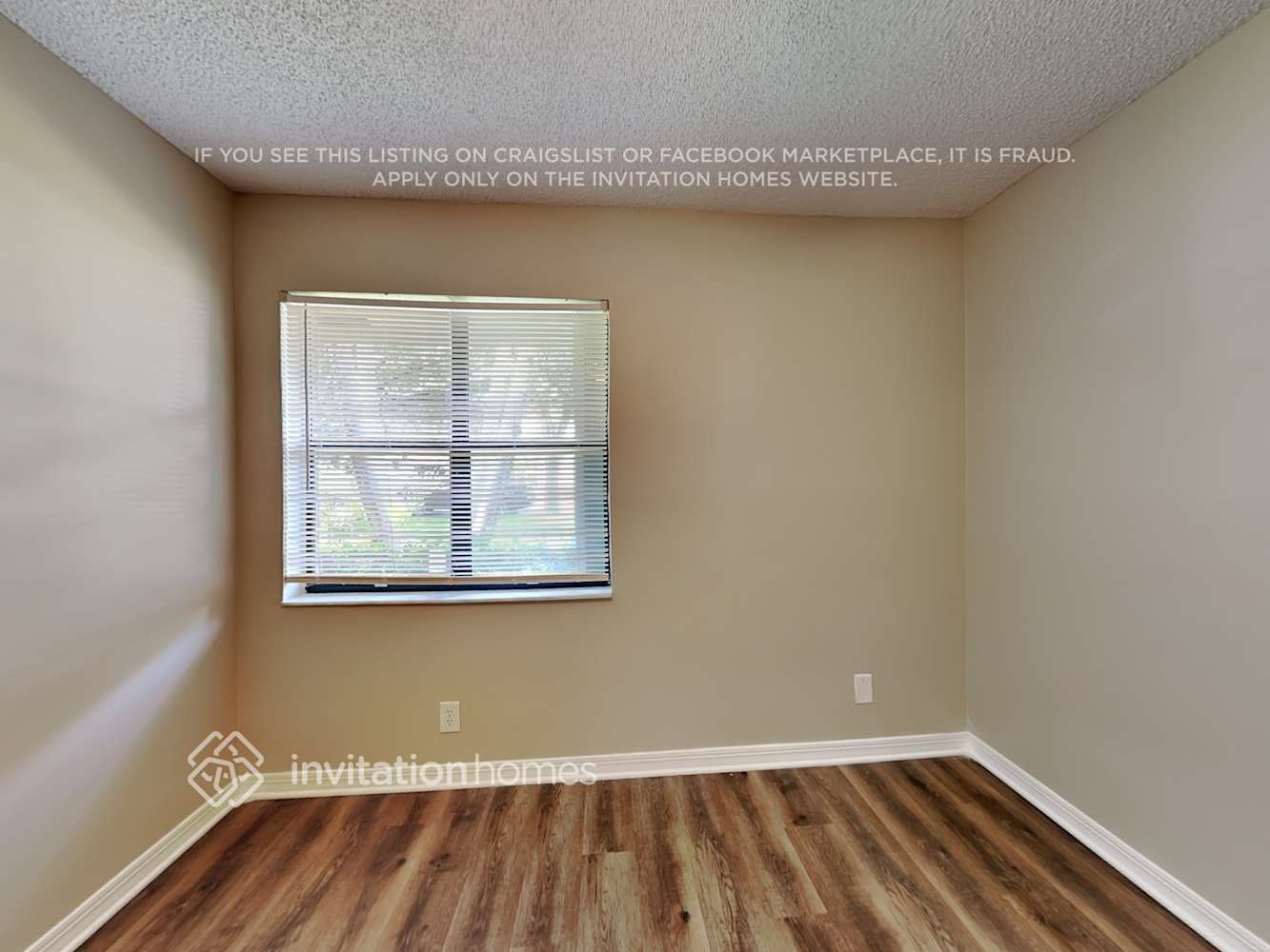 Building Photo - 6625 NW 48th Manor
