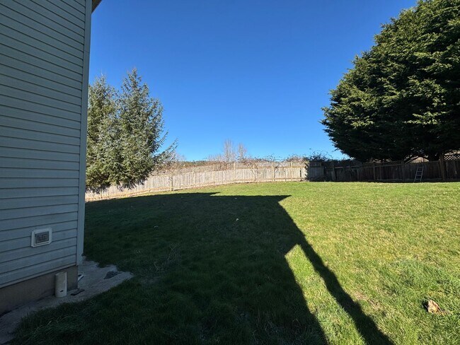 Building Photo - BH T 1335