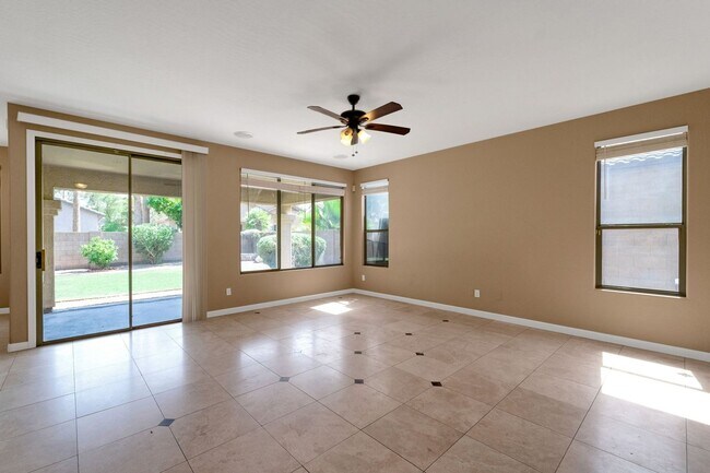 Building Photo - Stunning 5BR House in Chandler