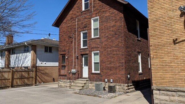 Building Photo - 357 W 10th St