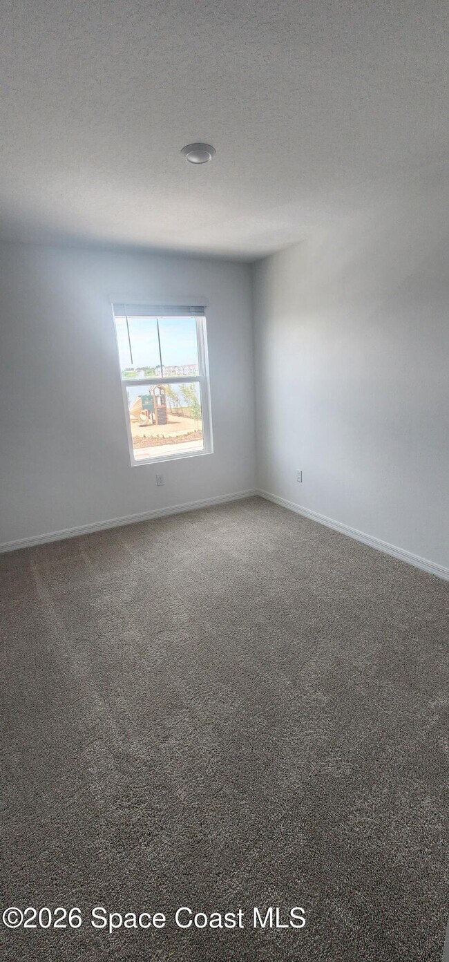 Building Photo - 1379 Bluewater Ln