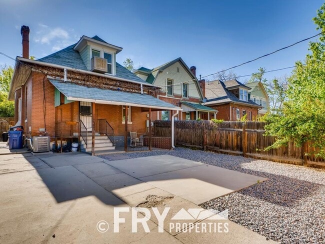 Building Photo - Short Term Lease Needed for Quaint Potter Highlands Home