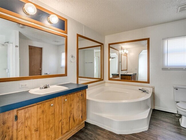 Building Photo - 7741 142nd St