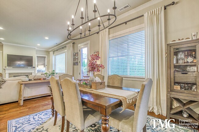 Building Photo - Spacious 4 BD Home with Private Backyard &...