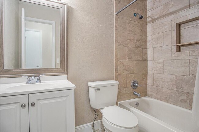 Building Photo - 5605 Struthers Ct