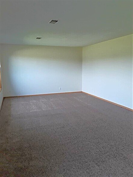 Building Photo - 2102 135th St