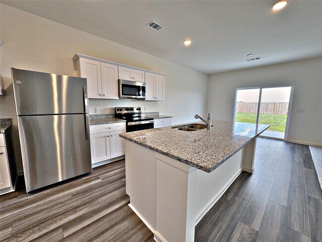 Building Photo - 8431 Vacek Xing Wy