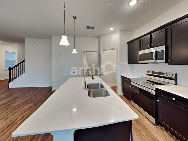 Building Photo - 6209 Little Blf Cir