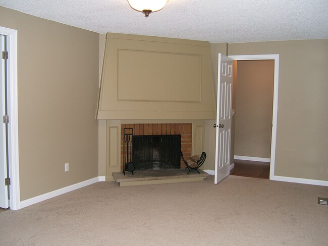 Family room with fireplace - 12839 NE 144th Way