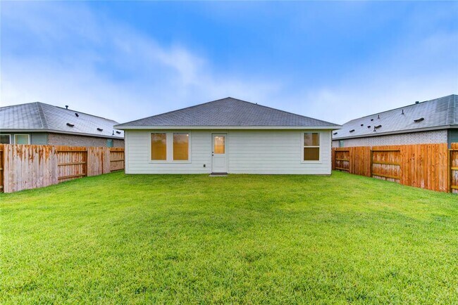 Building Photo - 1610 Birch Wood Dr