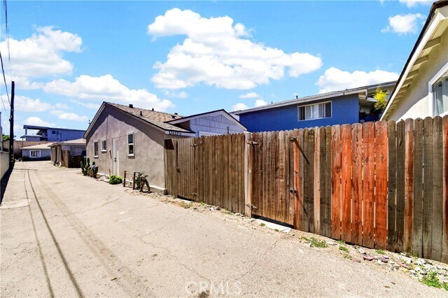 Building Photo - 13717 Yukon Ave