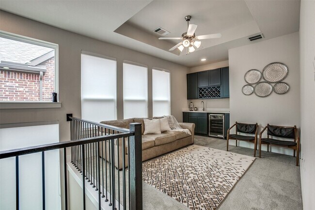 Building Photo - 7021 Royal View Dr