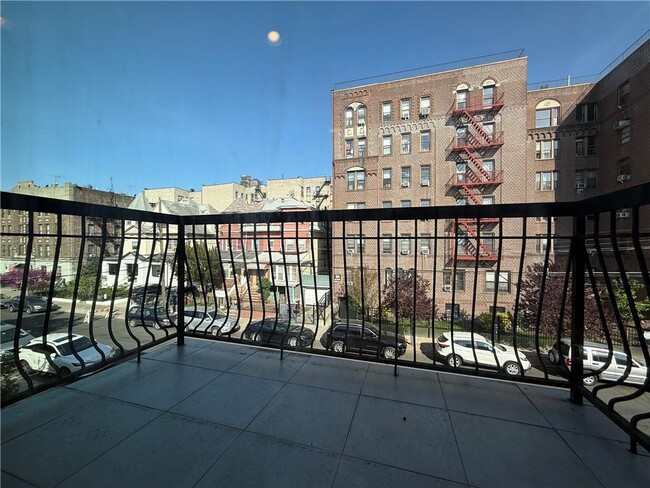 Building Photo - 143 Bay 31st St