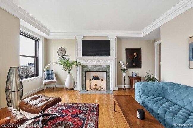 Building Photo - 15 E Kirby St