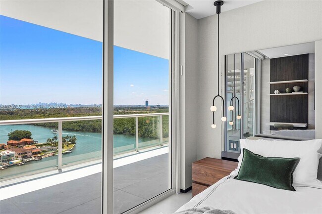 Building Photo - 400 Sunny Isles Blvd