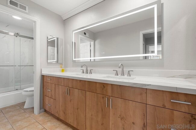 Building Photo - 4485 Sunset Bluffs Way