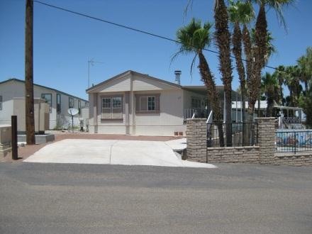 Building Photo - Rainbow Beach Resort