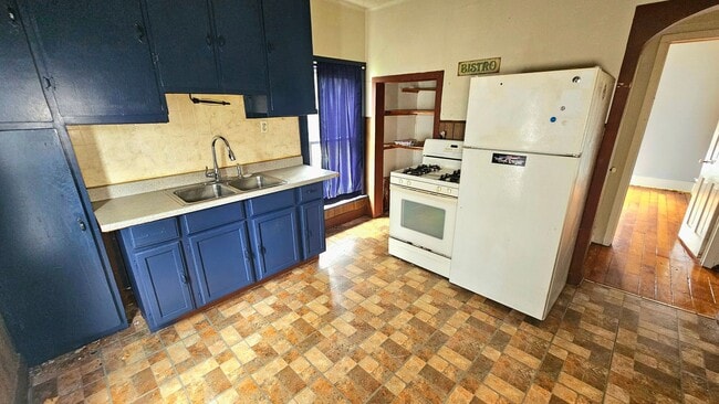 Building Photo - 490 Grand St