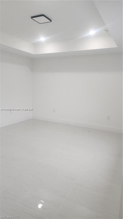 Building Photo - 915 Panda Dr