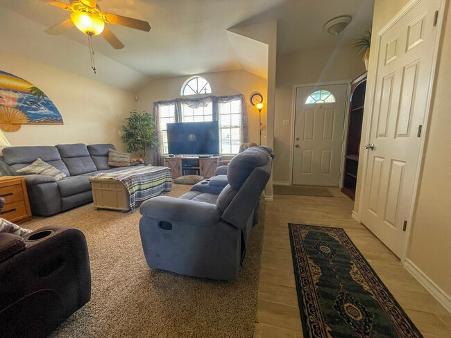 Building Photo - 13954 Seafarer Dr