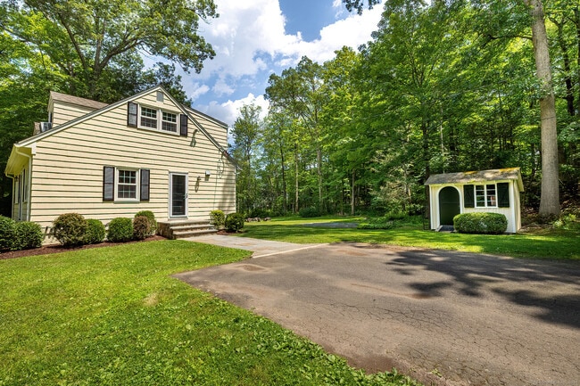 Building Photo - 61 Knollwood Dr
