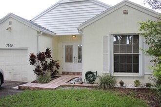 Building Photo - 7705 Forest Green Ln