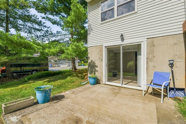 Building Photo - 35 Cunningham Dr