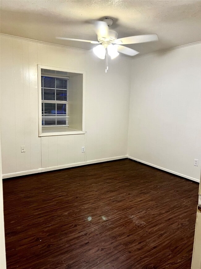 Building Photo - 1014 E 23rd St