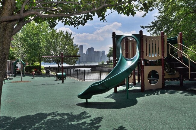 Building Photo - 470 Buffalo Ct