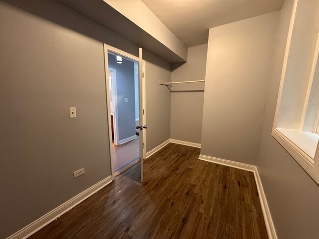 Building Photo - 5323 S Damen Ave