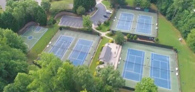 Building Photo - 1805 Montcliff Dr