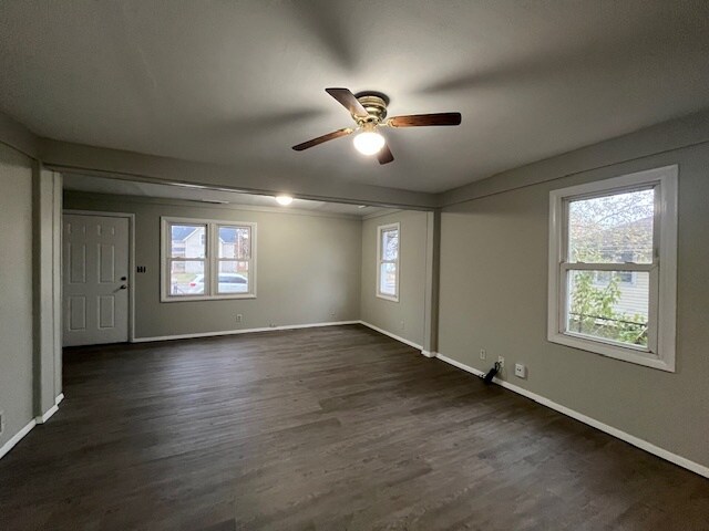 Building Photo - 608 E 4th St