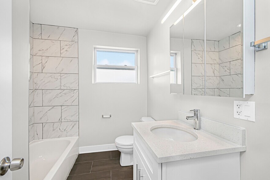 Building Photo - 6459 N Wayne Ave