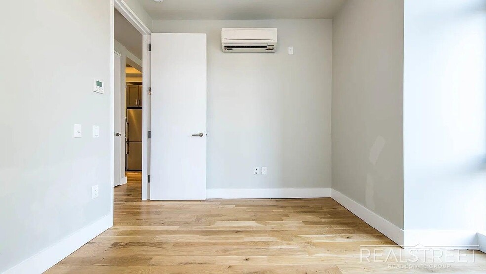 Building Photo - Leonard Street