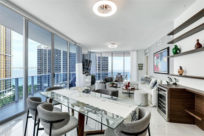 Building Photo - 17550 Collins Ave