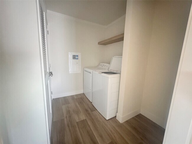 Building Photo - 4721 Wickwillow Ln